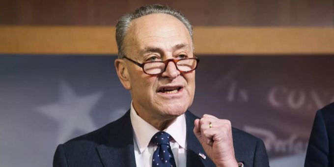 Charles «Chuck» Schumer kritisiert das Vorgehen als Egotrip Trumps. Charles Schumer