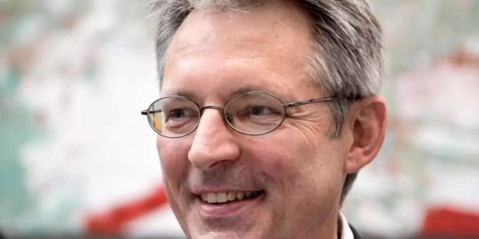 Der SPD-Fraktionsvize Achim Post ist verwundert über die Wahl von Silvio Berlusconi. Achim Post