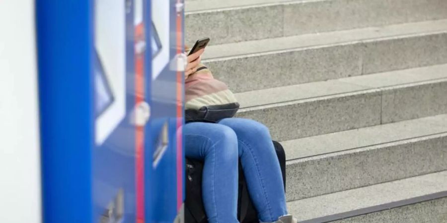 Das Smartphone wird immer mehr zur dominierenden Freizeitaktivität. Foto: Friso Gentsch