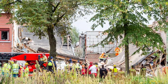 Haus-Einsturz - Mehrere Menschen nach Explosion in Antwerpen begraben