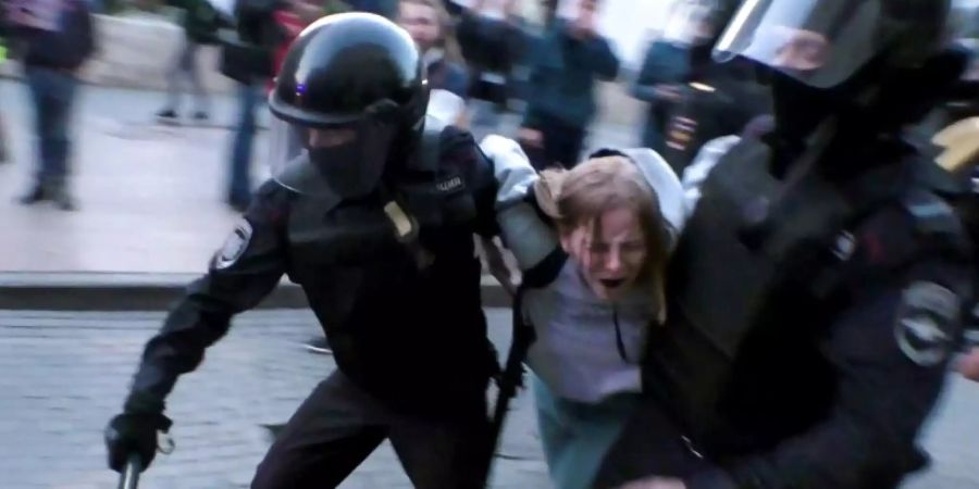 Moskauer Polizei geht gegen Demonstranten vor