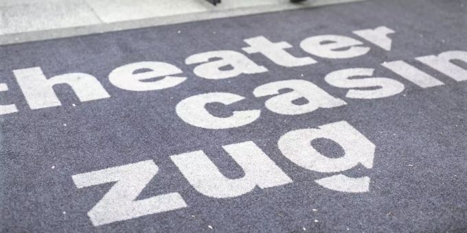 Der Eingang des Theater Casino Zug. Theater Casino