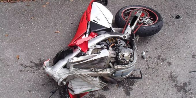 Zwei Motorräder waren in den Unfall involviert.
