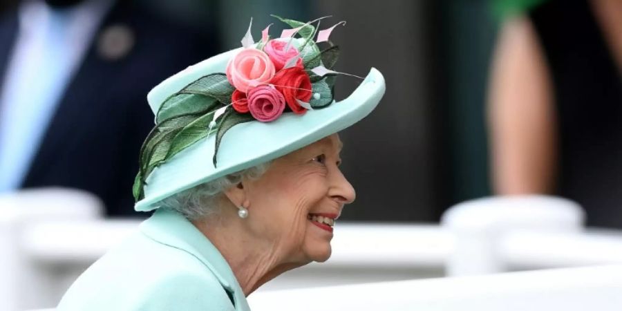 Queen Elizabeth II. bei ihrer Ankunft in Ascot