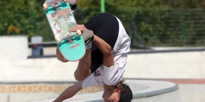 Skateboarder Tyler Edtmayer in Aktion. Foto: David Young/dpa Skateboarder Tyler Edtmayer in Aktion. Foto: David Young/dpa