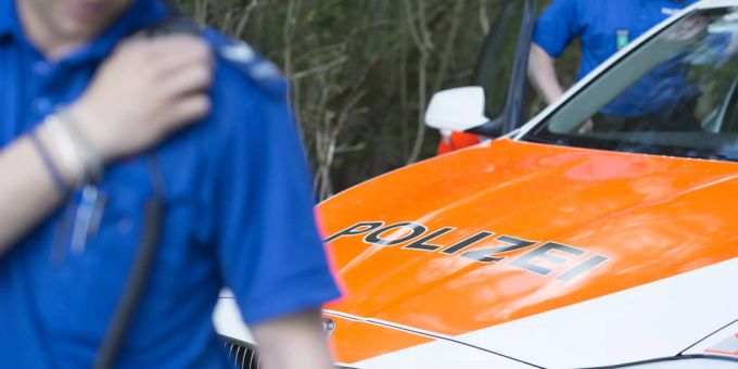 Der Täter stahl mehrere Kisten mit Kupferteilen und Werkzeugen.