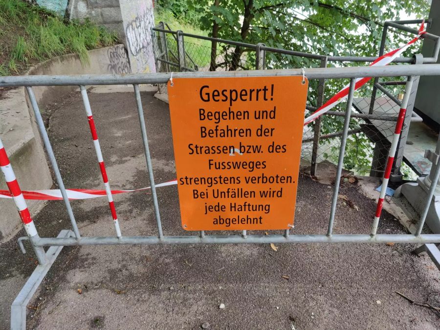 Viele Wege in Bern der Aare entlang sind gesperrt.