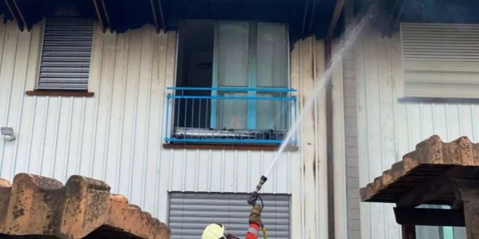 Ein Haus ist vorläufig nicht mehr bewohnbar. Brand