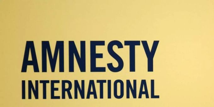 Schriftzug der Menschenrechtsorganisation Amnesty International. Diese hat in Bezug zum Sexualstrafrecht eine Umfrage durchgeführt. sexualstrafrecht