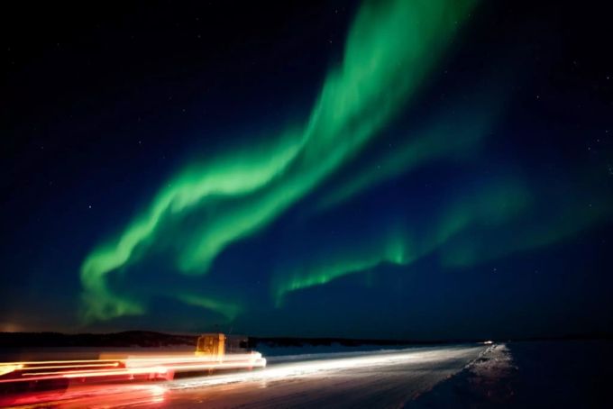 Bei einem heftigen Sonnensturm sind Polarlichter auch weit südlich des Polarkreises zu sehen. Sonnensturm