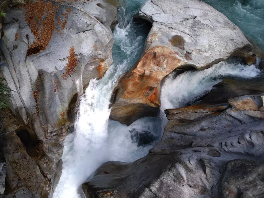 Durch eine der Uriezzo-Schluchten fliesst bis heute der Fluss Toce.