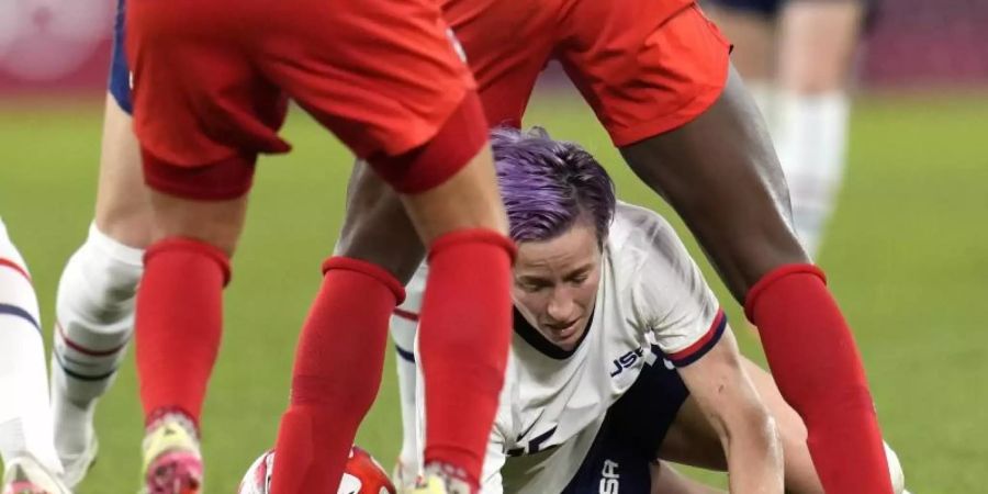 US-Star Megan Rapinoe hat mit ihrem Team das Olympia-Finale verpasst. Foto: Fernando Vergara/AP/dpa