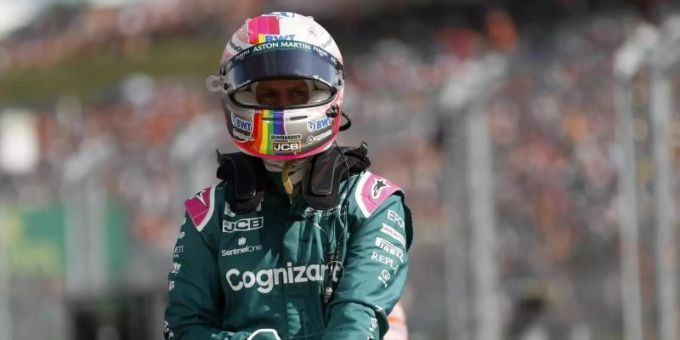 Aston-Martin-Pilot Sebastian Vettel hat nur eine durchwachsene Halbzeit-Bilanz vorzuweisen. Foto: David W Cerny/Pool Reuters/AP/dpa Aston-Martin-Pilot Sebastian Vettel hat nur eine durchwachsene Halbzeit-Bilanz vorzuweisen. Foto: David W Cerny/Pool Reuters/AP/dpa