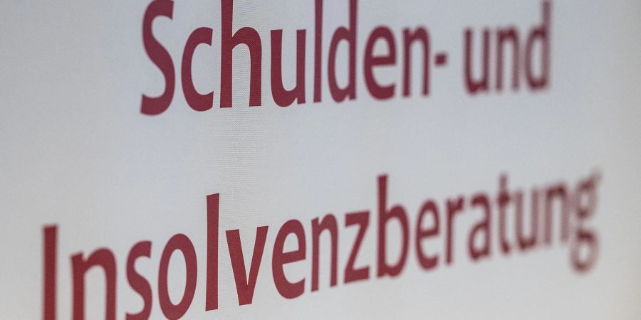 Immer mehr Schuldnerberatungsstellen kämpfen nach Angaben des Fachverbandes BAG-SB mit einem Fachkräftemangel.