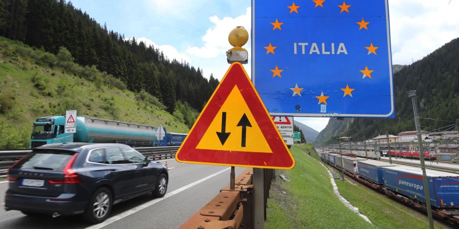 In Italien sind die meisten Autobahnen gebührenpflichtig - die Maut wird nach der gefahrenen Strecke berechnet.