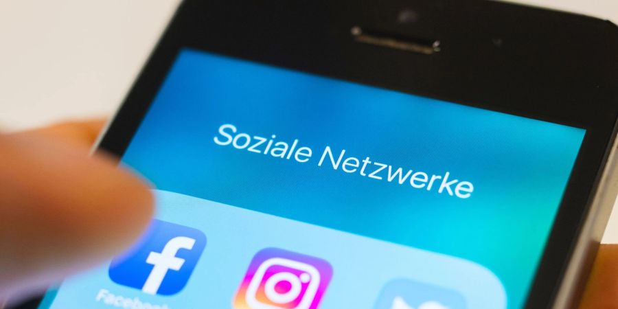 Für sehr grosse Plattformen und Suchmaschinen mit mehr als 45 Millionen aktiven Nutzern im Monat gelten besonders strenge Vorgaben.