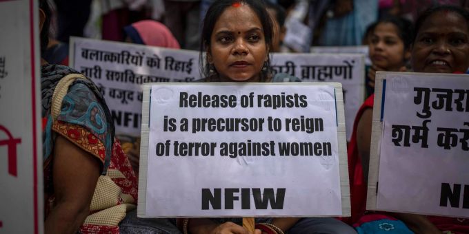 «Die Freilassung von Vergewaltigern ist die Vorstufe einer Terrorherrschaft gegen Frauen»: Kundgebung gegen Vergewaltigungen in Neu Delhi (Archivbild). «Die Freilassung von Vergewaltigern ist die Vorstufe einer Terrorherrschaft gegen Frauen»: Kundgebung gegen Vergewaltigungen in Neu Delhi (Archivbild).