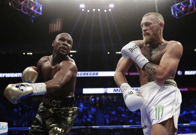 Floyd Mayweather gegen Conor McGregor im Jahr 2017. Floyd Mayweather Conor McGregor