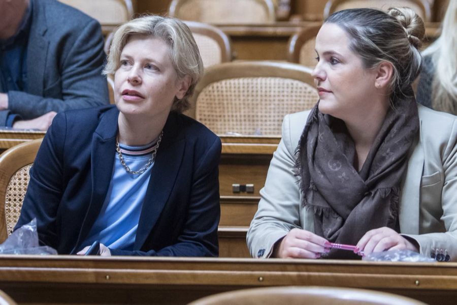 Die beiden SVP-Nationalrätinnen Esther Friedli (l., SG) und Martina Bircher (AG) am ersten Tag der neuen Legislatur im November 2019.