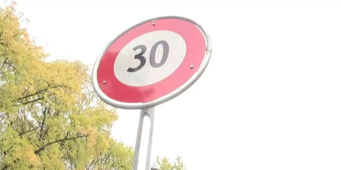 In Zürich gibt es eine neue Tempo 30 Strecke. In Zürich gibt es eine neue Tempo 30 Strecke.