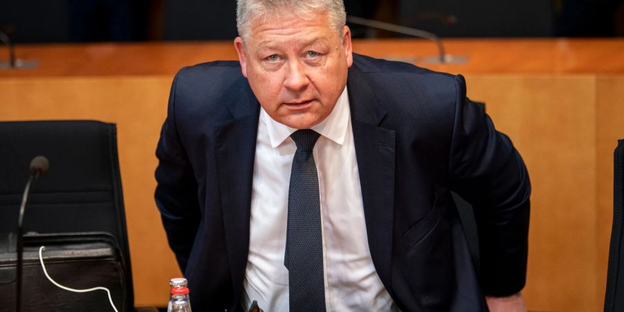 Bruno Kahl, Präsident des Bundesnachrichtendienstes (BND), kommt zur Öffentlichen Anhörung der Präsidenten der Nachrichtendienste durch das Parlamentarische Kontrollgremium.