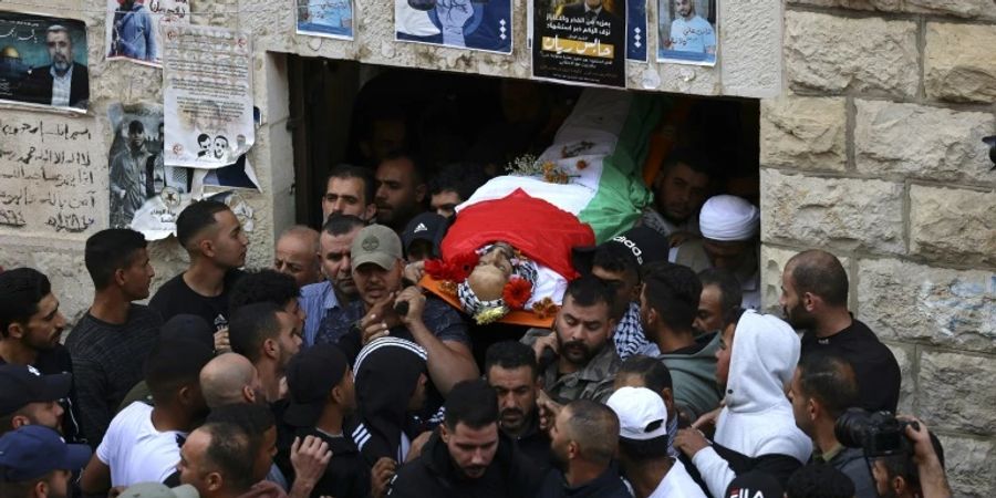 Begräbnis in Beit Duku im nördlich von Jerusalem