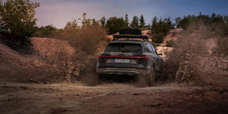 Audi Q8 e-tron Edition Dakar