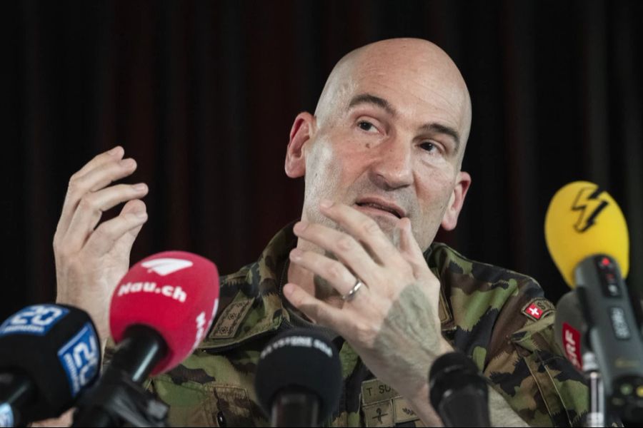 Dies erschütterte die Finanzierungspläne der Armee. Armee-Chef Thomas Süssli warnt davor, dass die Schweiz dadurch ihre Verteidigungsfähigkeit verlieren könnte.