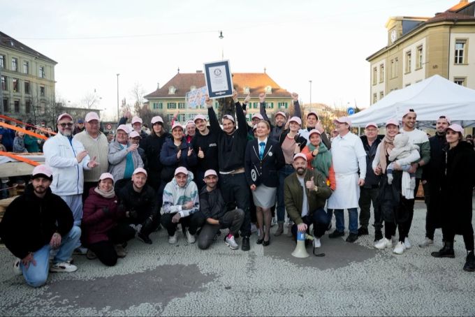 Kevin Schmid und das ganze Team haben es geschafft: Einen Guinness World Record aufstellen. guiness Weltrekord