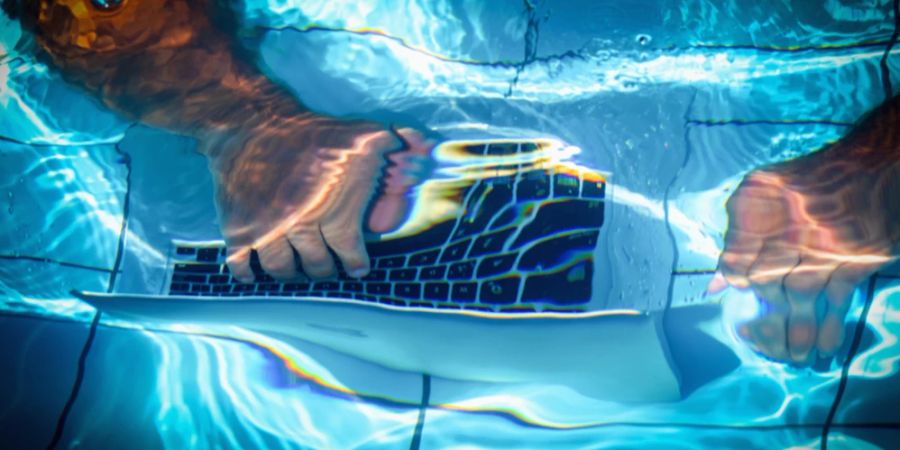 Mit einer neuen Technik lassen sich Computer jetzt auch unter Wasser bedienen.