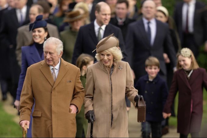 King Charles ist an Krebs erkrankt, Prinz Harry kam ihn deswegen besuchen. King CharlesK