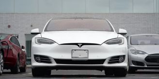 Tesla-Batterie rostet - Kritik gegen Autohersteller Elon Musk Tesla-Batterie rostet - Kritik gegen Autohersteller Elon Musk