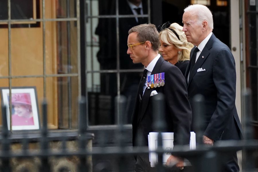 US-Präsident Joe Biden und Gattin Jill treffen bei der Westminster Abbey ein.