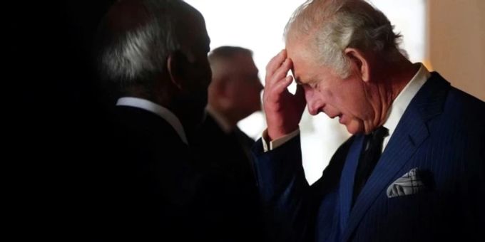 Nach dem Tod der Queen steht King Charles unter Druck: Die Monarchie-Kritik der Briten wird immer lauter. King Charles Queen