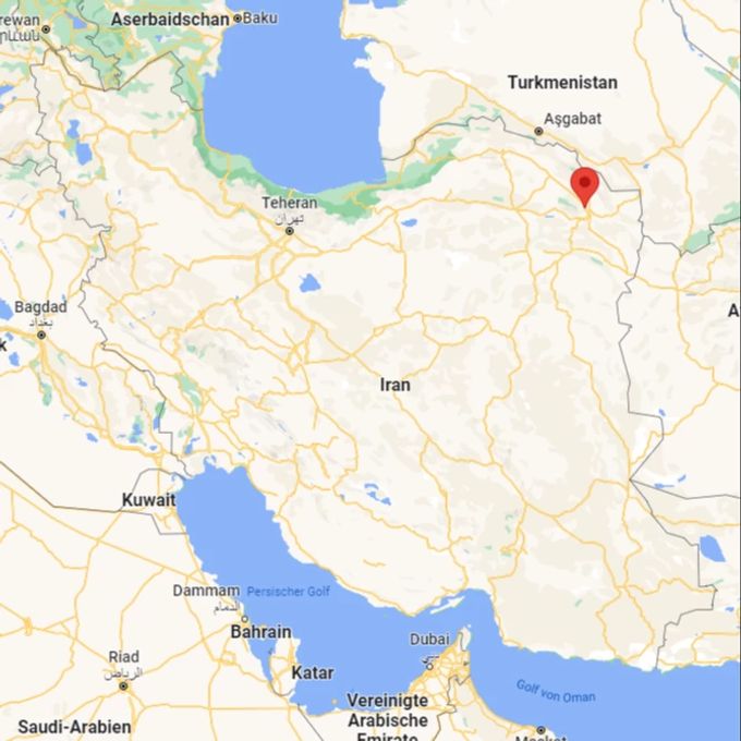 Der getötete Adinezadeh kommt aus Maschhad, 850 Kilometer östlich von Teheran. Die Stadt hat über drei Millionen Einwohner und ist damit die zweitgrösste im Iran. iran