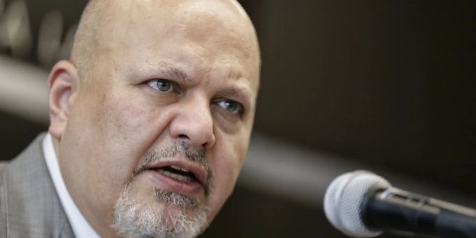 Karim Khan, Chefankläger des Internationalen Strafgerichtshofs, spricht auf einer gemeinsamen Pressekonferenz mit dem Vorsitzenden des kolumbianischen Sondergerichts JEP, Cifuentes. Foto: Sergio Acero/colprensa/dpa ukraine