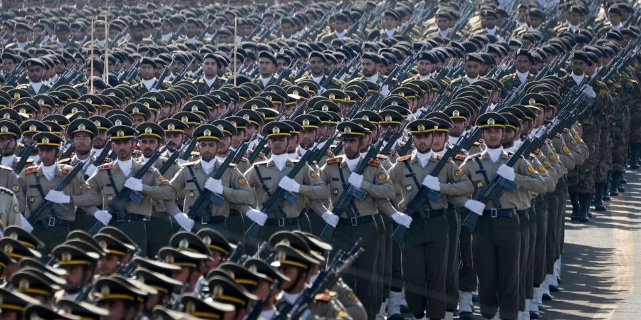 Militärparade im Iran