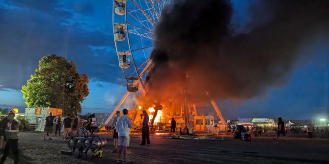 Highfield Festival - Riesenrad brennt