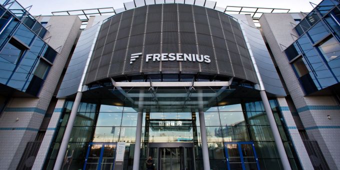 Der Dialysespezialist FMC kommt mit dem Unternehmensumbau voran. FMC