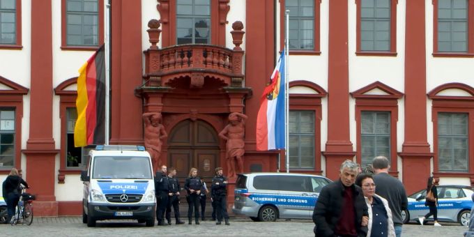 Erneut in Mannheim - AfD-Politiker nach Messerangriff im Spital