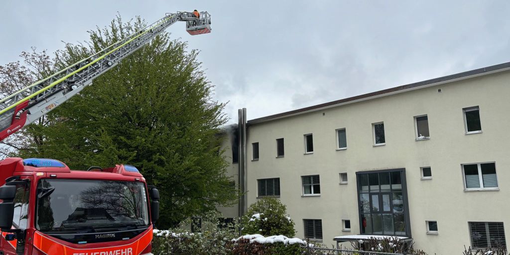 St. Gallen: Mann will vor Brand flüchten und stürzt aus Fenster