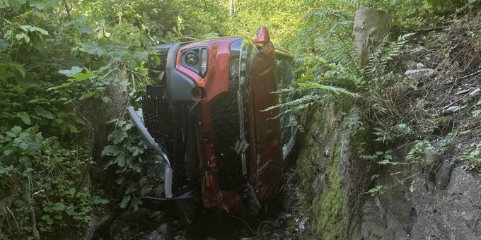 In Hundwil ist eine Autofahrerin bei einem Unfall verletzt worden. Selbstunfall