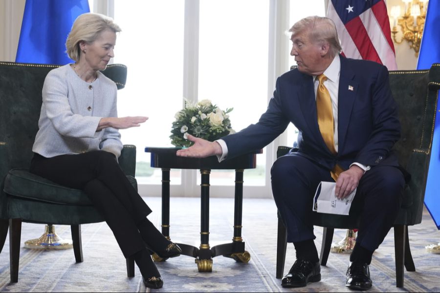 Ursula von der Leyen und Donald Trump einigten sich auf einen Zoll-Deal.