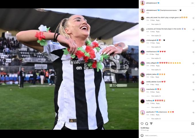 Alisha Lehmann feiert den Meistertitel mit Juventus Turin. Alisha Lehmann Juventus Meister