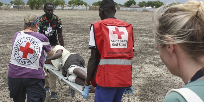 Im Sudan sind nach Uno-Angaben fast 12,4 Millionen Menschen innerhalb des Landes oder in Nachbarstaaten auf der Flucht. Hunderttausende sind vom Hungertod bedroht. South Sudan Fighting