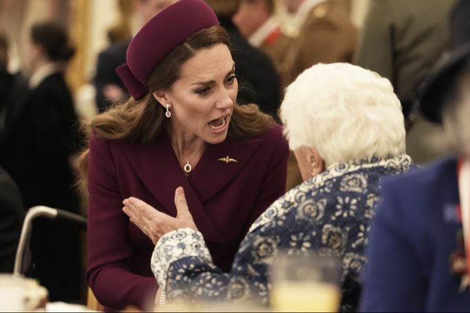 Prinzessin Kate hält gern mal ein Schwätzchen. Prinzessin Kate