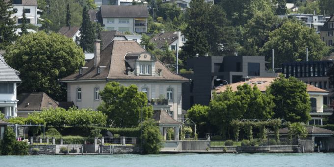 Gemeinden an der Zürcher Goldküste locken mit tiefen Steuern. Zürcher Goldküste