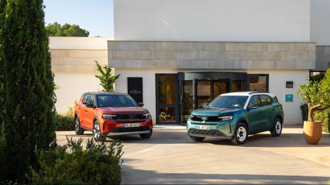 Der Frontera ist vollelektrisch oder als Hybrid erhältlich. Opel Frontera