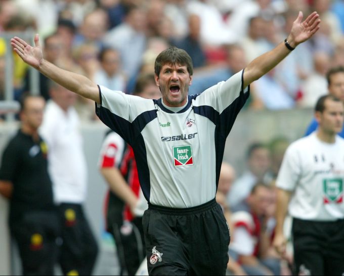 Für Friedhelm Funkel wird es die dritte Amtszeit beim 1. FC Köln (hier 2003). 1. FC Köln