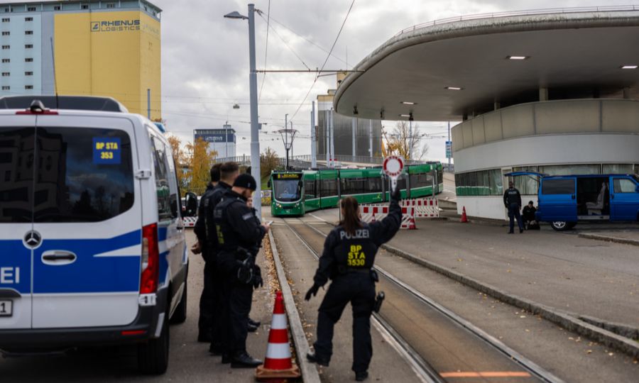 Deutschland will ab sofort verschärfte Grenzkontrollen, wie hieran der Grenze zur Schweiz in Weil am Rhein, durchführen.